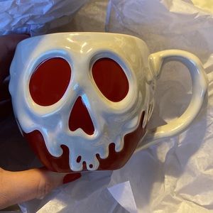 🍎Disney Store Poison Apple Snow White Evil Queen Mug🍎